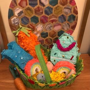Mini piñata Easter basket